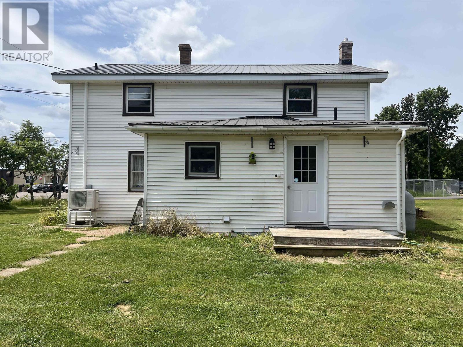 28 Central Street, Montague, Prince Edward Island  C0A 1R0 - Photo 3 - 202516001