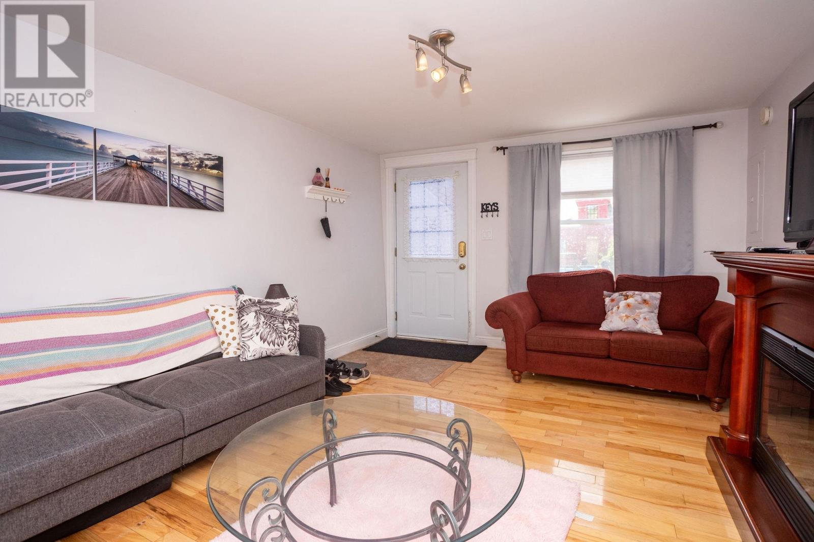 12 Hillsborough Street, Charlottetown, Prince Edward Island  C1A 4V6 - Photo 2 - 202516273