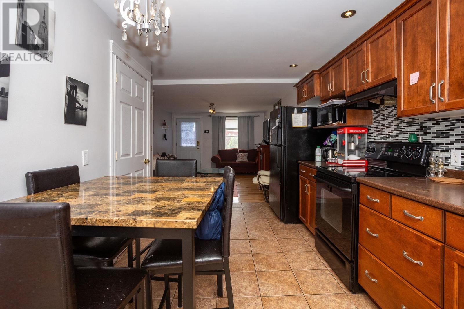 12 Hillsborough Street, Charlottetown, Prince Edward Island  C1A 4V6 - Photo 6 - 202516273