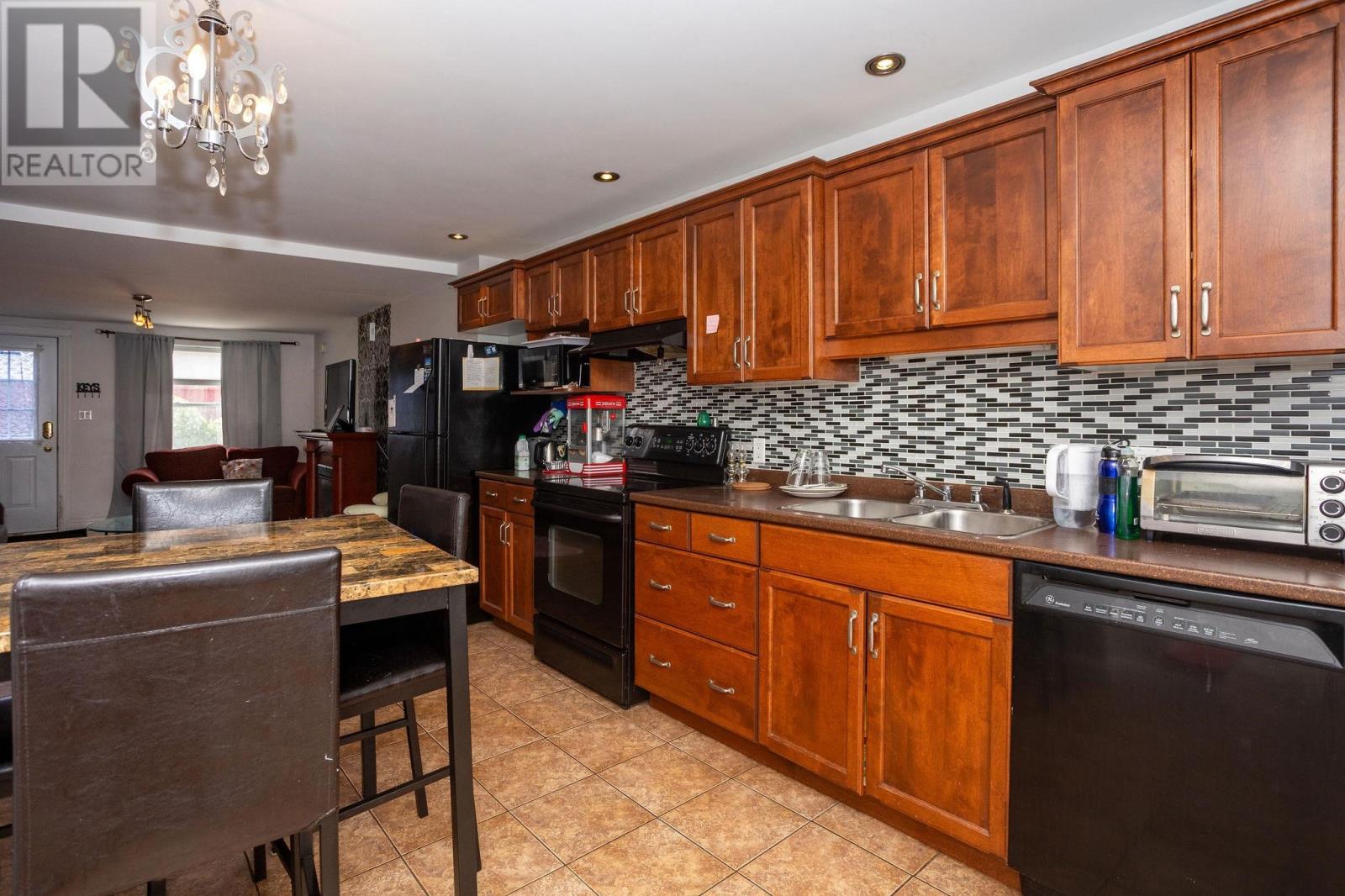 12 Hillsborough Street, Charlottetown, Prince Edward Island  C1A 4V6 - Photo 7 - 202516273