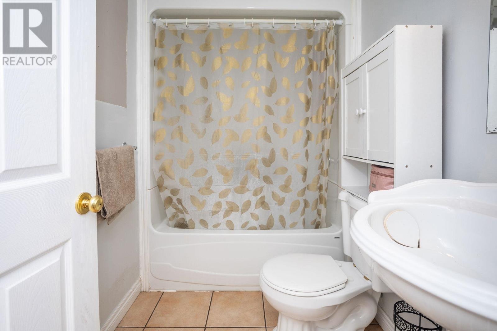 16 Hillsborough Street, Charlottetown, Prince Edward Island  C1A 4X1 - Photo 11 - 202516276