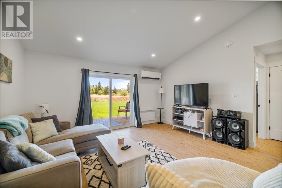 16 Beech Hill Avenue, East Royalty, Prince Edward Island  C1C 0S4 - Photo 4 - 202518393