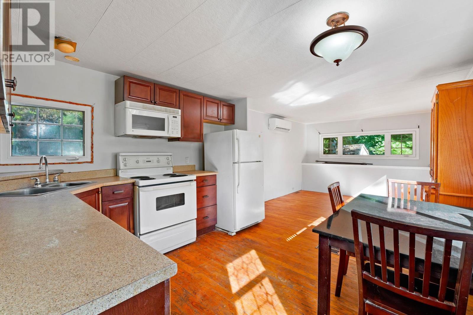 7 Oakwood Crescent, Charlottetown, Prince Edward Island  C1A 6P9 - Photo 8 - 202521378