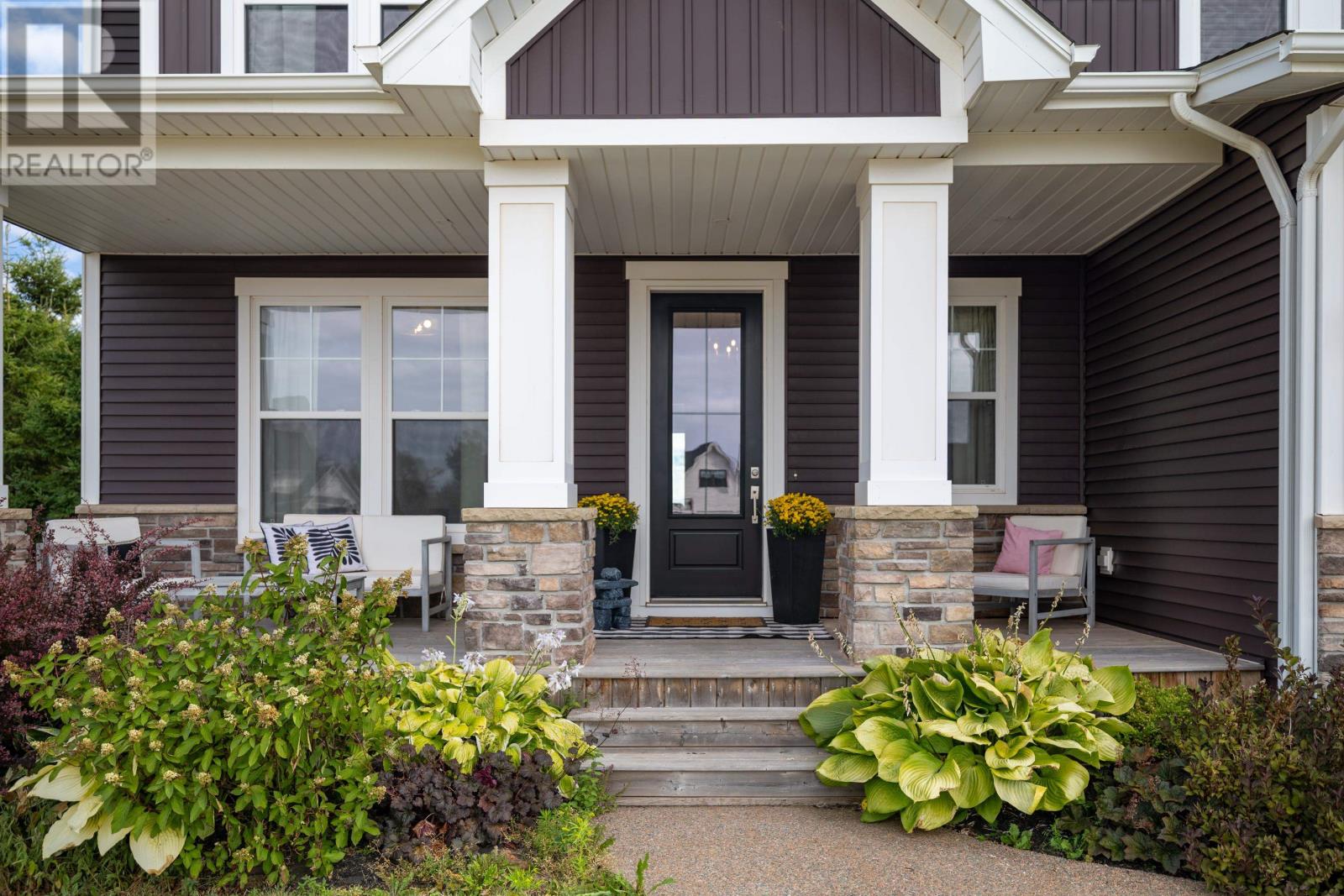 14 Craigavon Court, Stratford, Prince Edward Island  C1B 4C4 - Photo 3 - 202522753