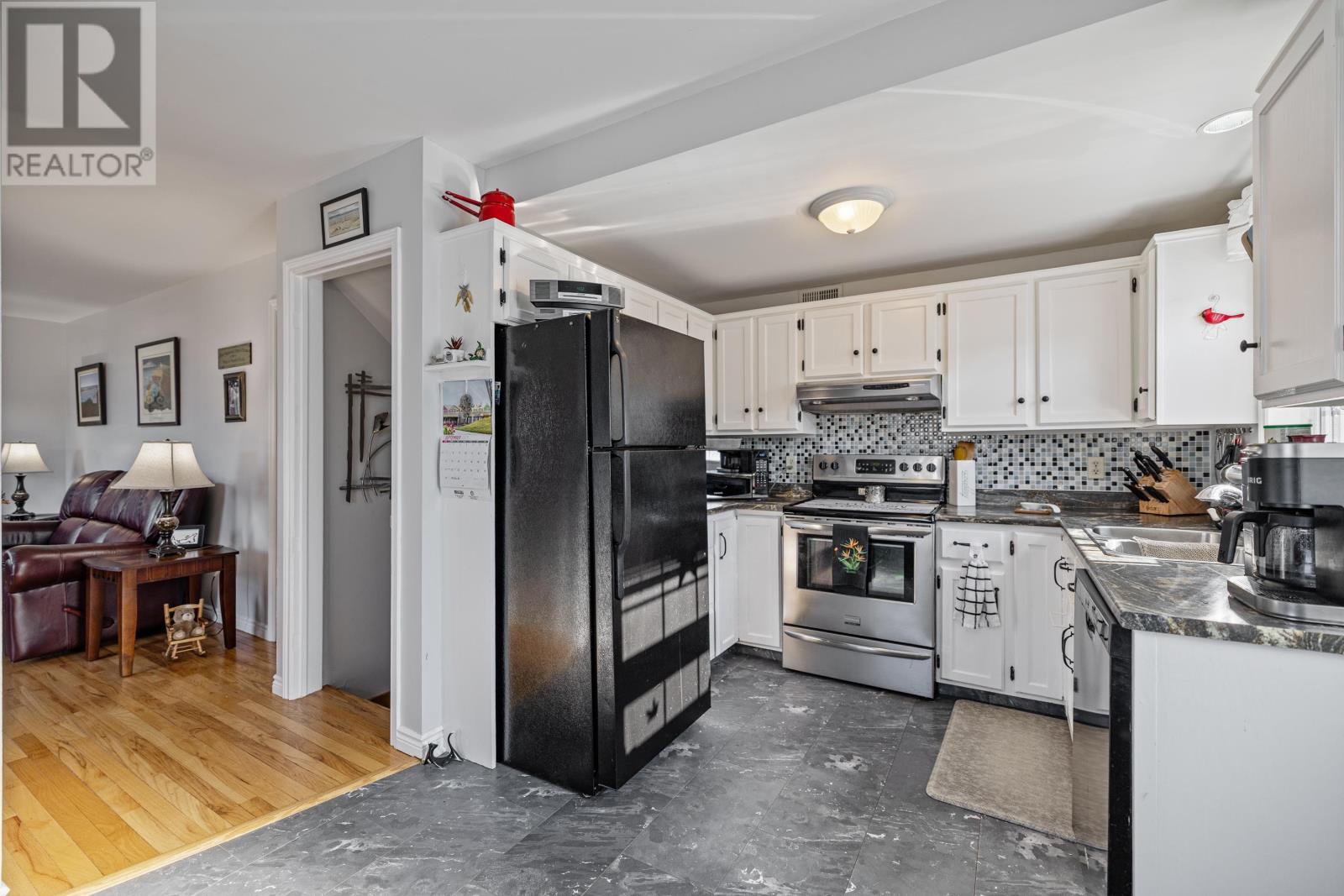 148 Westridge Crescent, Charlottetown, Prince Edward Island  C1A 9E7 - Photo 4 - 202523244