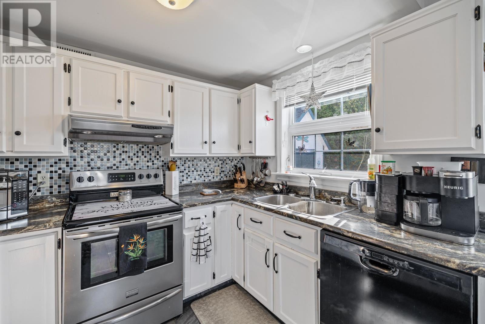 148 Westridge Crescent, Charlottetown, Prince Edward Island  C1A 9E7 - Photo 5 - 202523244