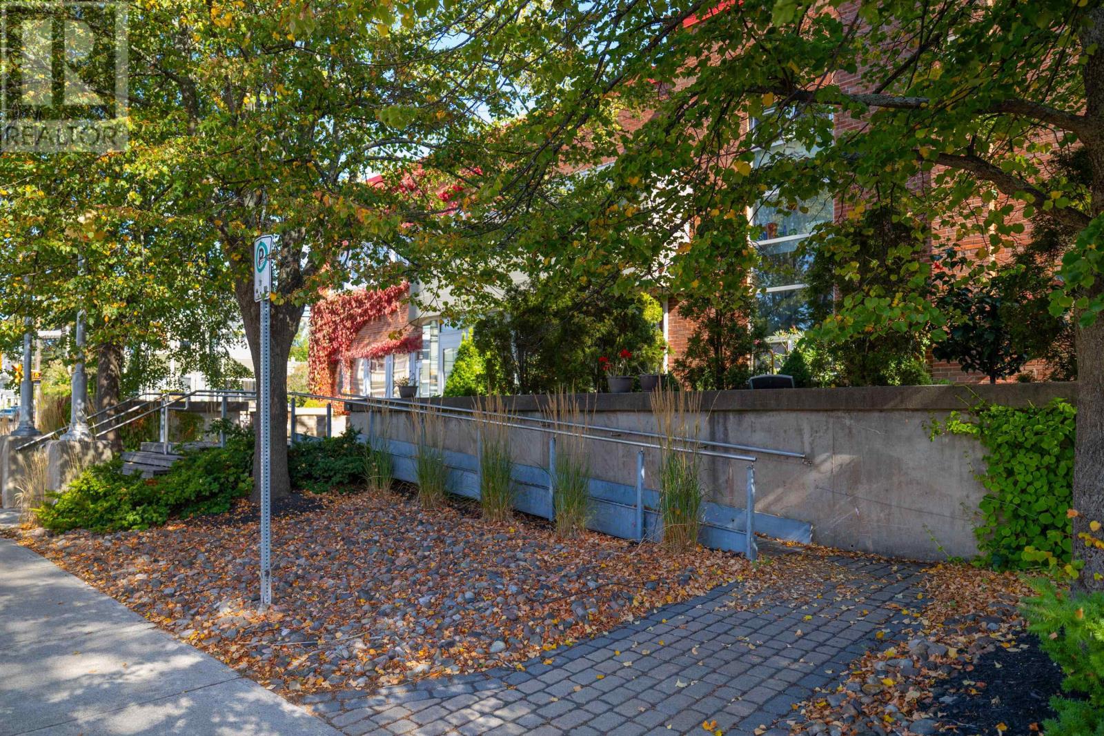 22 252 Prince Street, Charlottetown, Prince Edward Island  C1A 4S1 - Photo 2 - 202525944