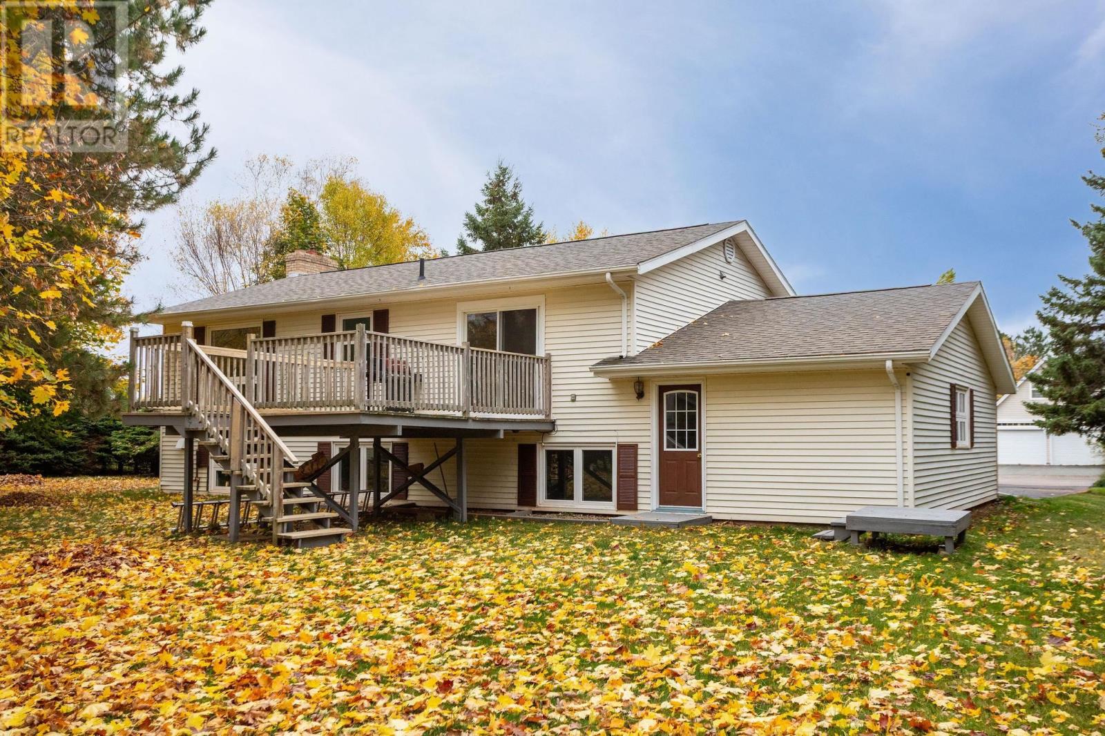 7 Crestview Drive, Charlottetown, Prince Edward Island  C1E 1N4 - Photo 37 - 202526888