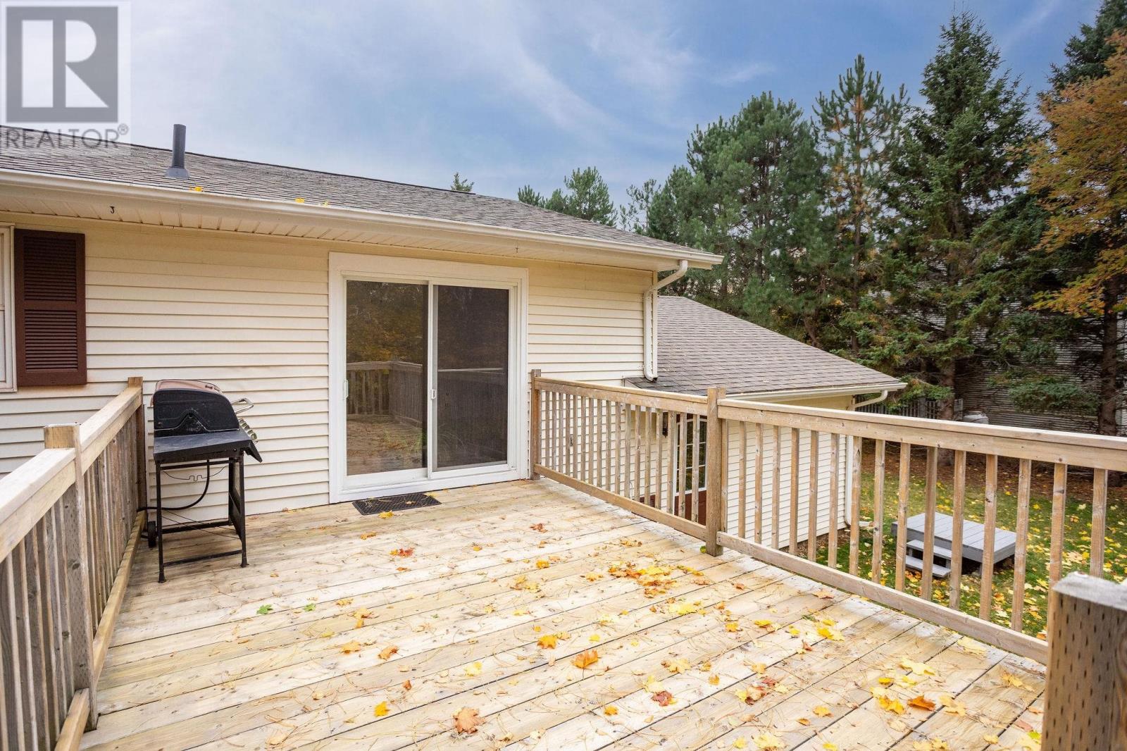 7 Crestview Drive, Charlottetown, Prince Edward Island  C1E 1N4 - Photo 38 - 202526888