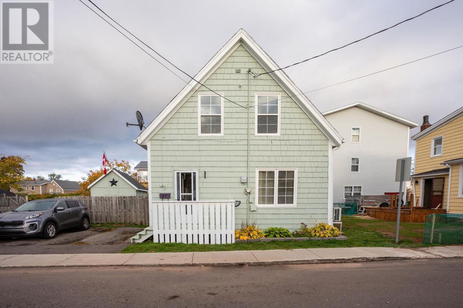 67 Victoria Street, Charlottetown, Prince Edward Island  C1A 2B4 - Photo 1 - 202526915