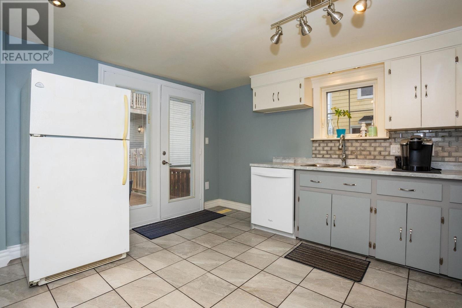 67 Victoria Street, Charlottetown, Prince Edward Island  C1A 2B4 - Photo 10 - 202526915