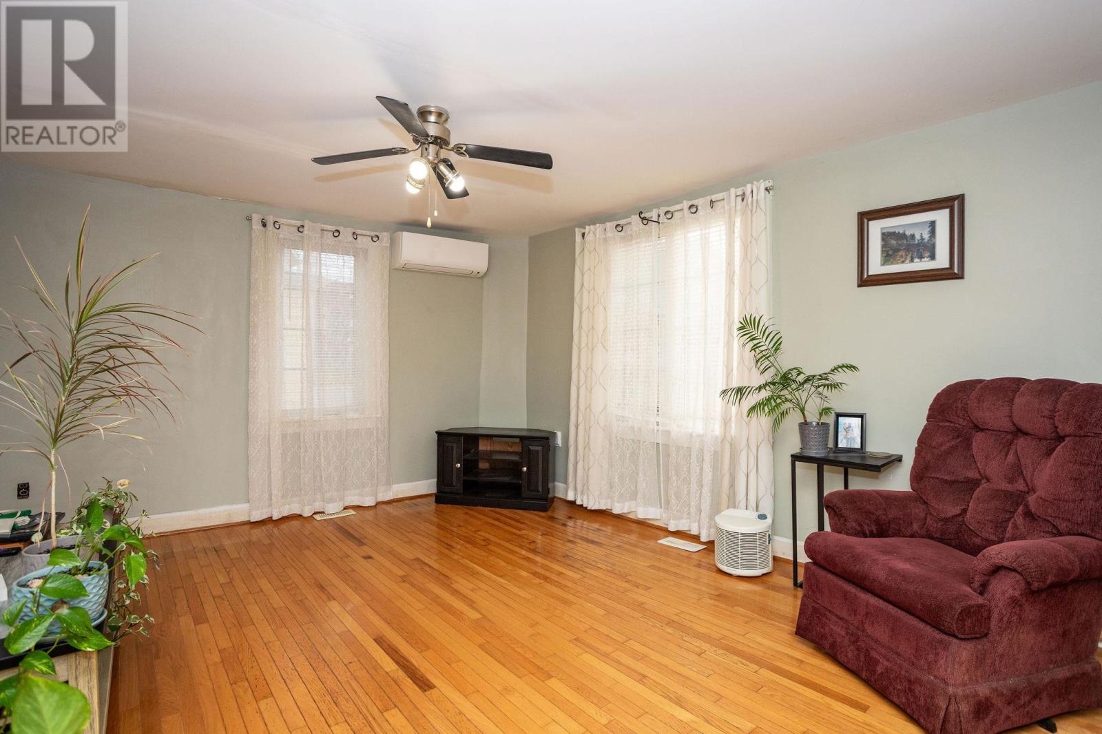 67 Victoria Street, Charlottetown, Prince Edward Island  C1A 2B4 - Photo 5 - 202526915