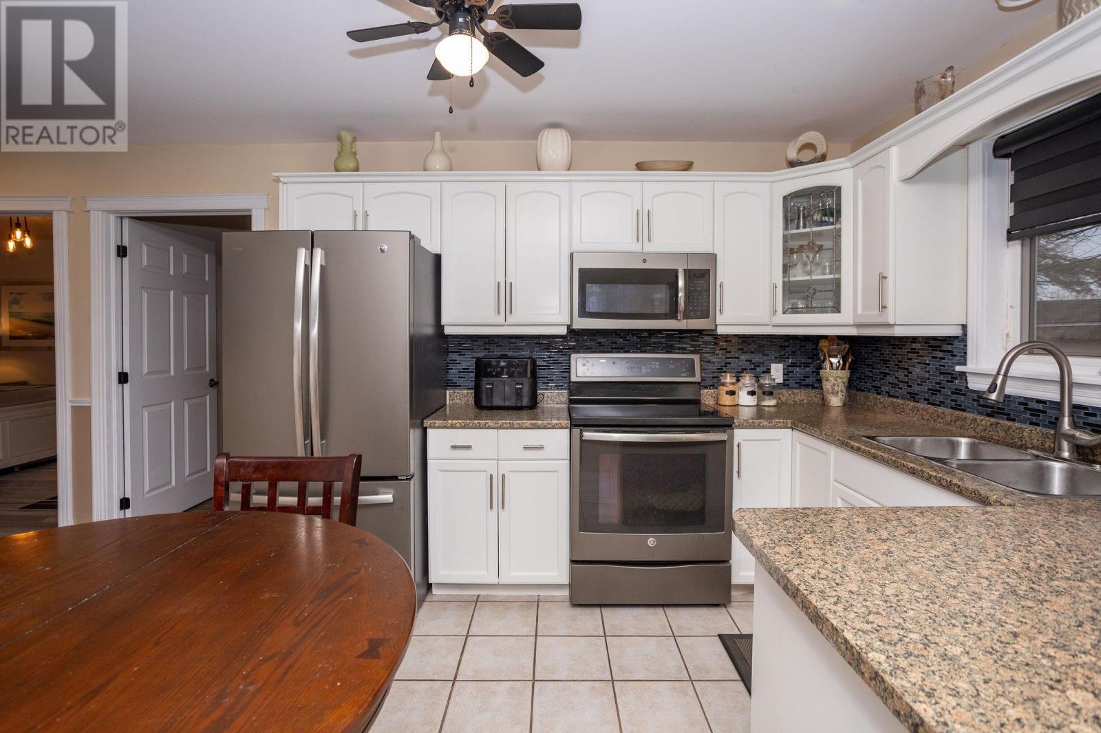 86e Orlebar Street, Charlottetown, Prince Edward Island  C1A 4X8 - Photo 7 - 202528227