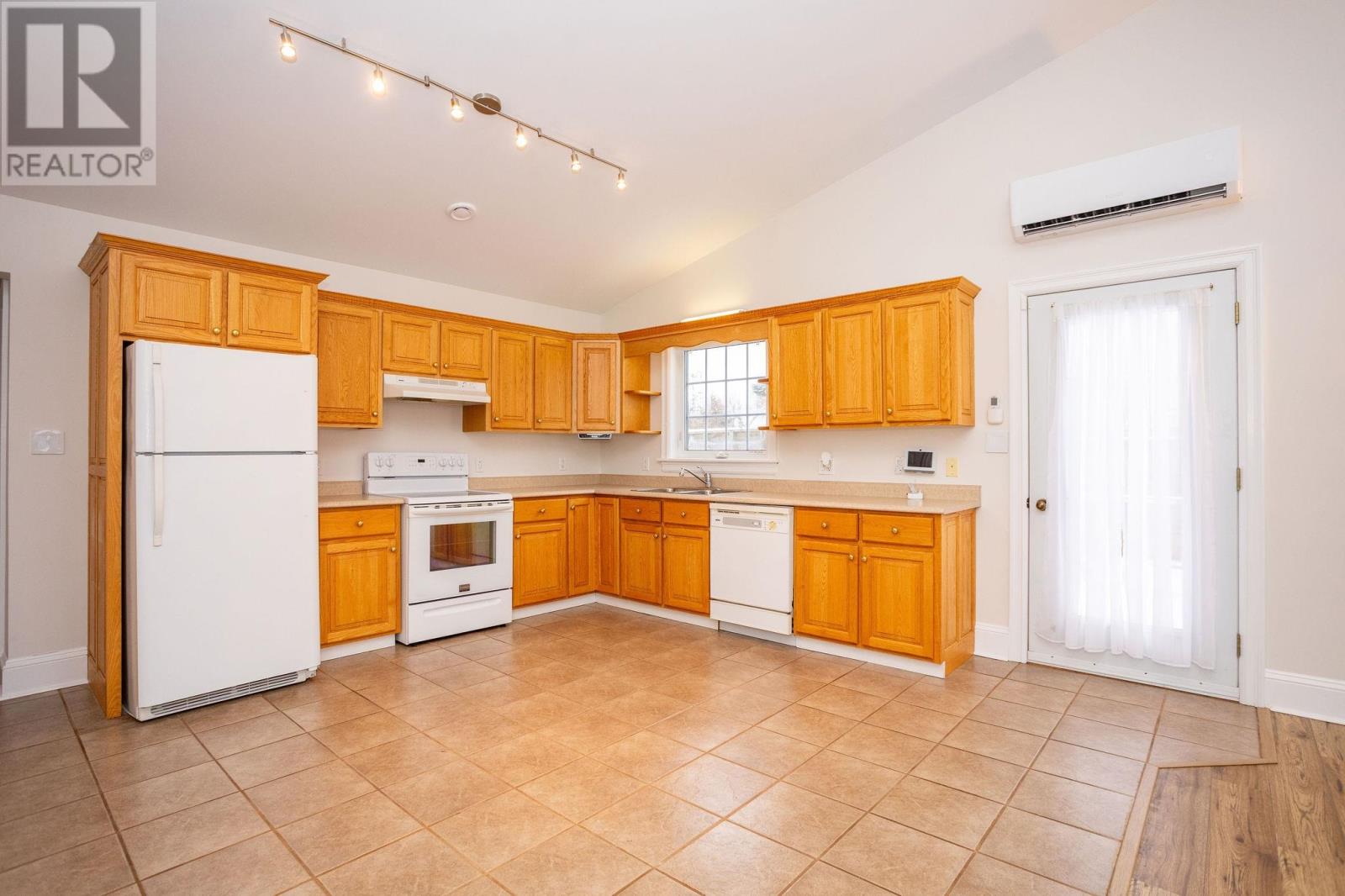 61 Marion Drive, Stratford, Prince Edward Island  C1B 2A2 - Photo 6 - 202529052