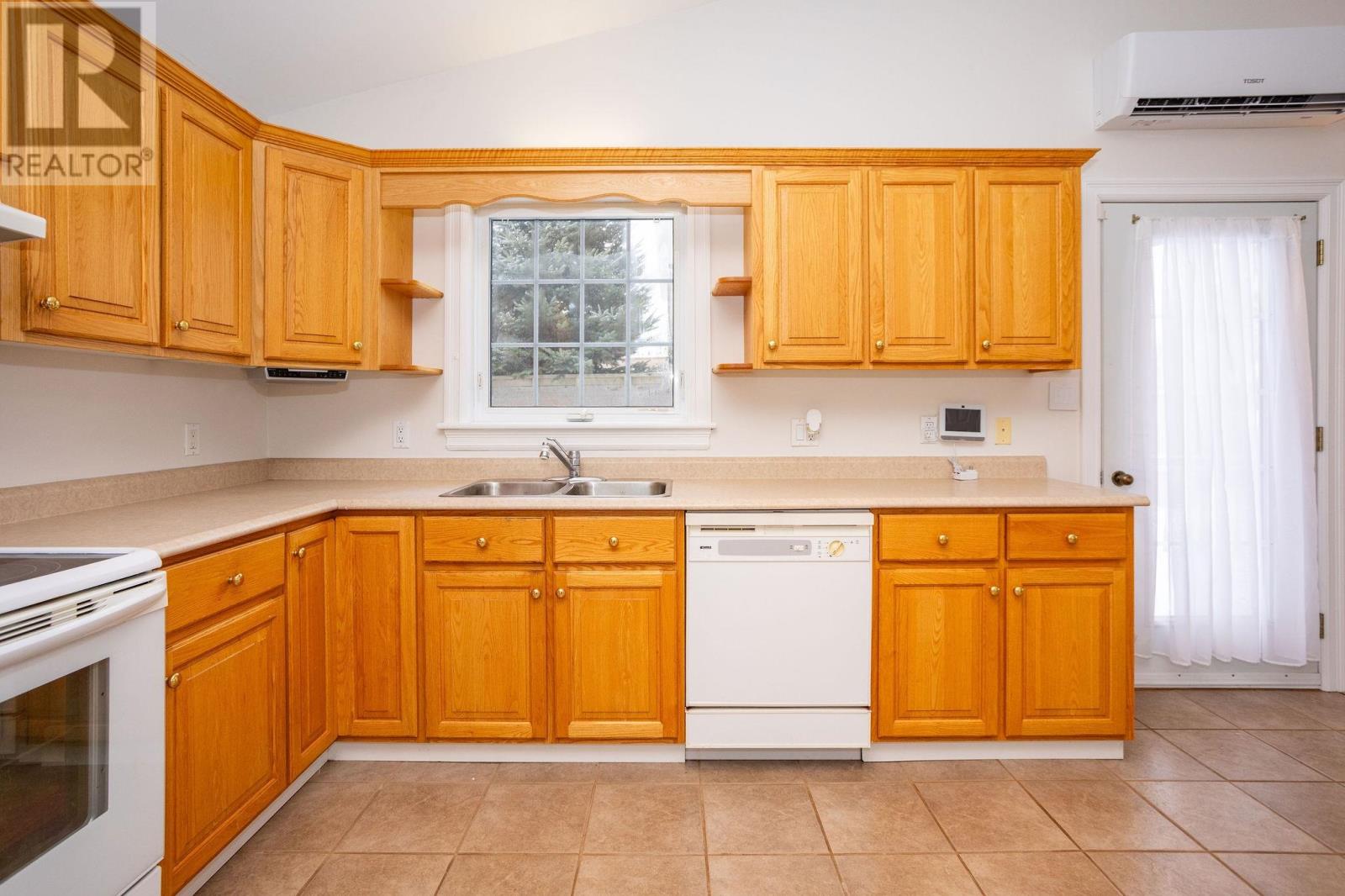 61 Marion Drive, Stratford, Prince Edward Island  C1B 2A2 - Photo 8 - 202529052