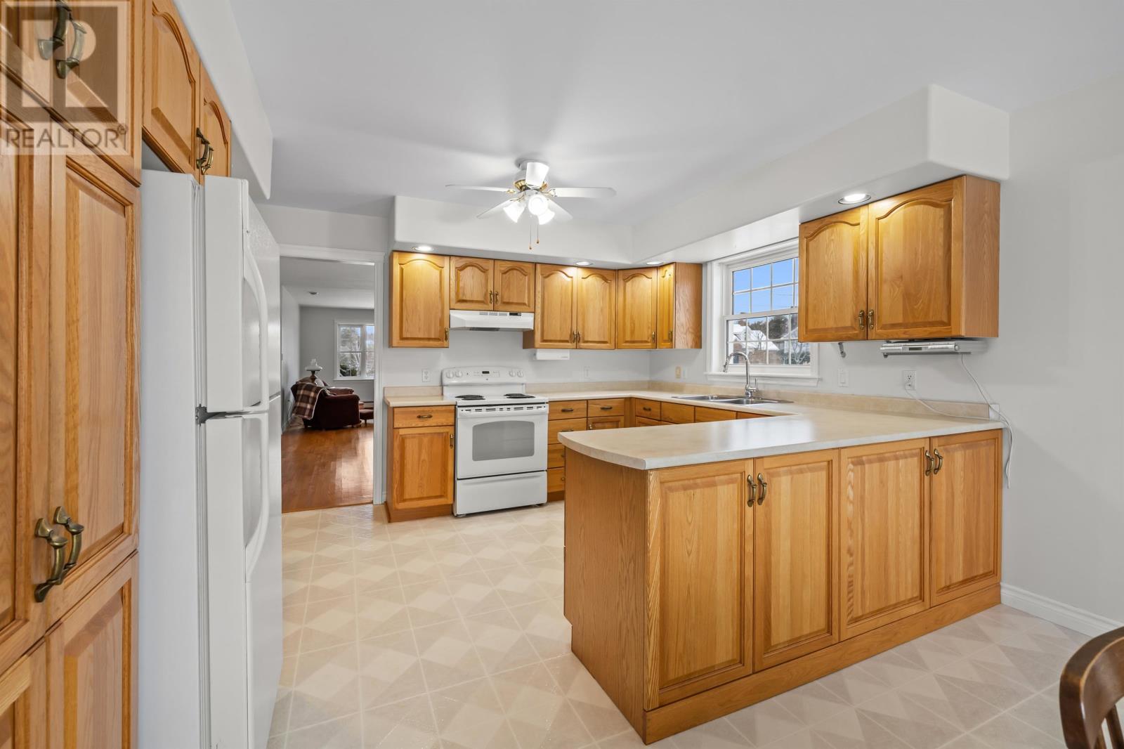 32 Oakland Drive, East Royalty, Prince Edward Island  C1P 1P4 - Photo 12 - 202529177