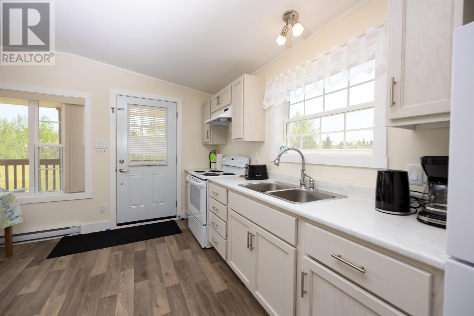 201 Britain Shore Road, Brackley Beach, Prince Edward Island  C1E 2P6 - Photo 18 - 202529235