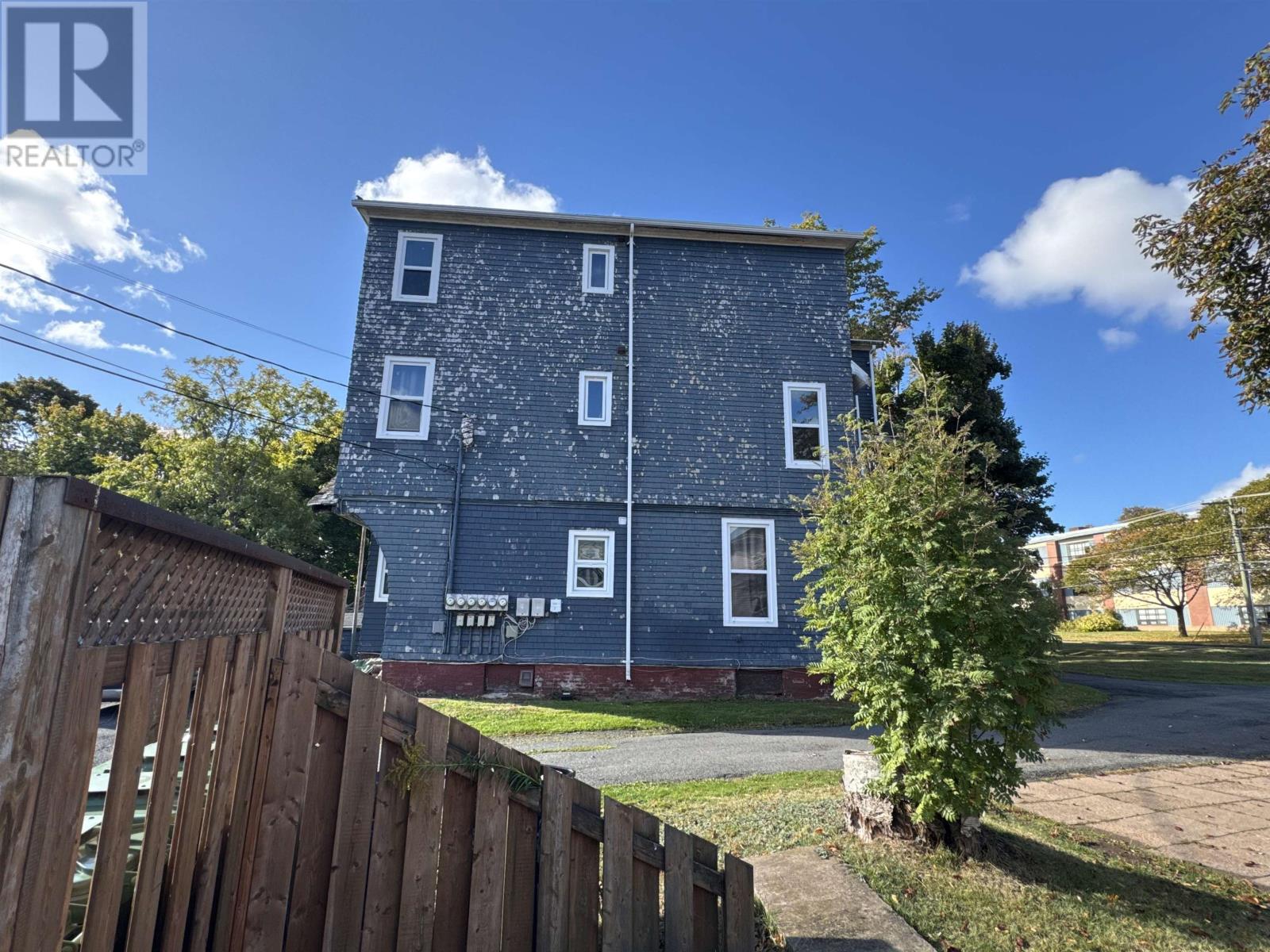 70 Longworth Avenue, Charlottetown, Prince Edward Island  C1A 5A5 - Photo 2 - 202607847