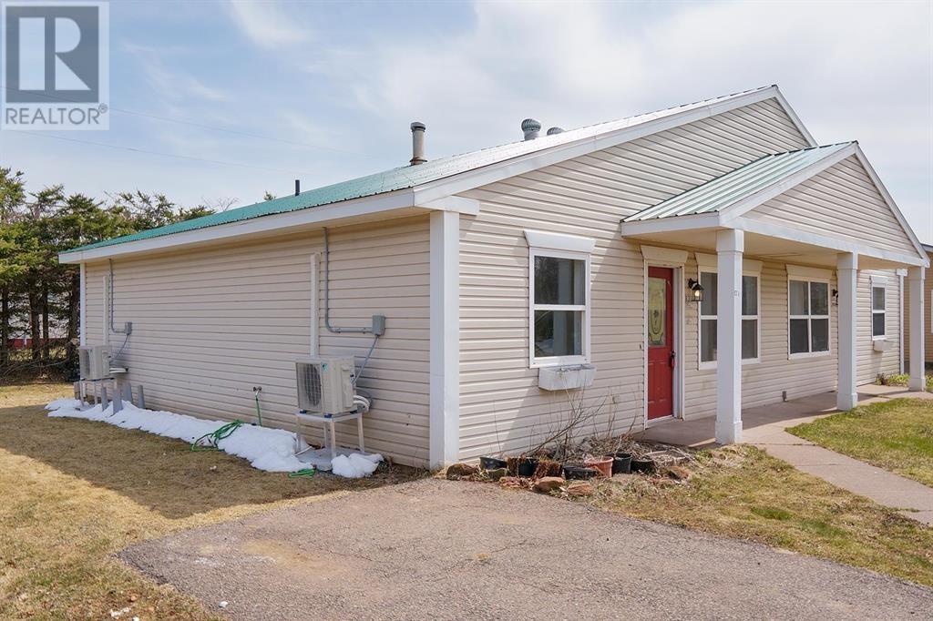 633 A&b Princess Street, Montague, Prince Edward Island C0A 1R0 - Photo 2 - 202609150