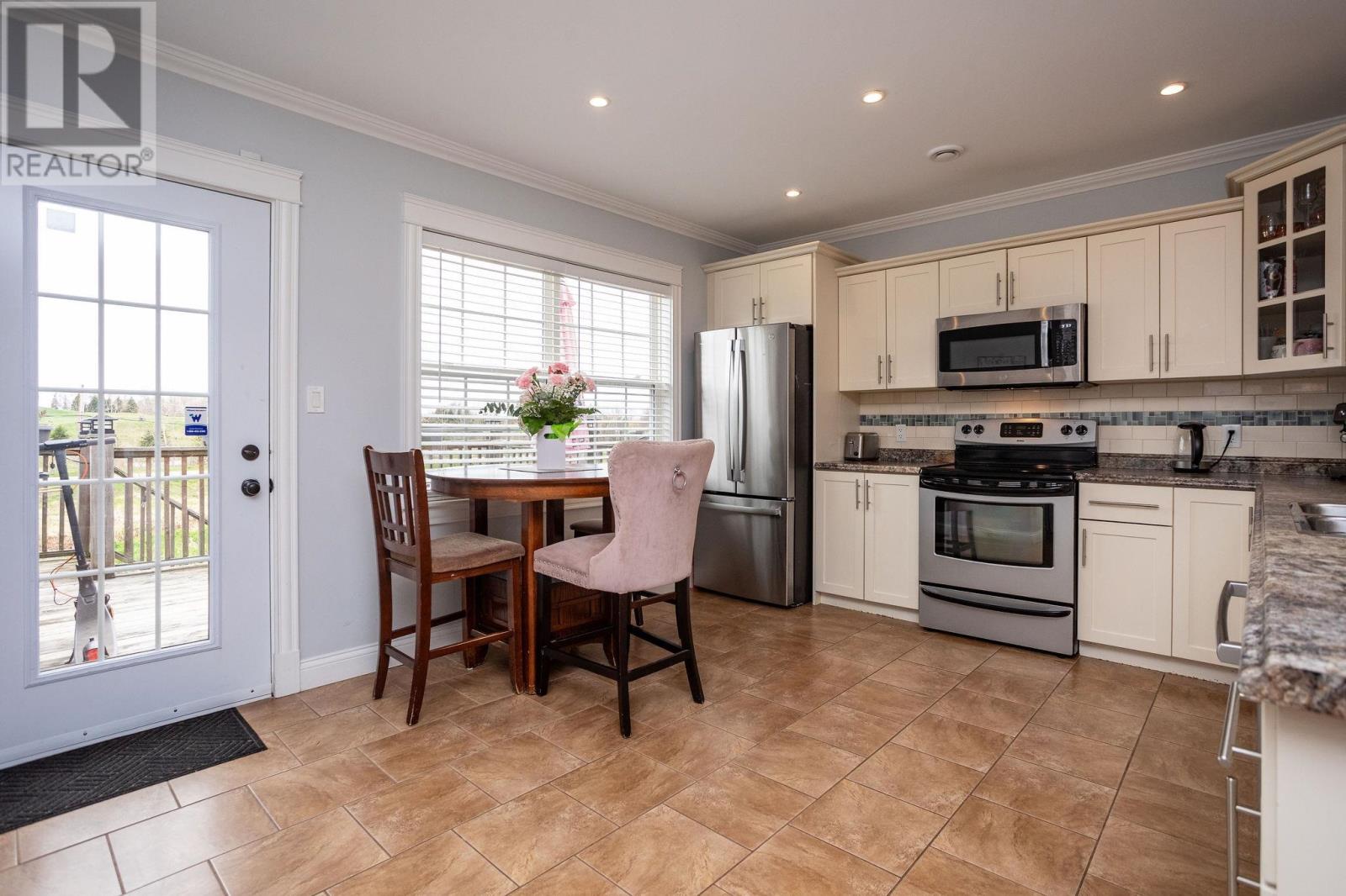 17 Cameron Heights, Stratford, Prince Edward Island  C1B 0A8 - Photo 8 - 202610441