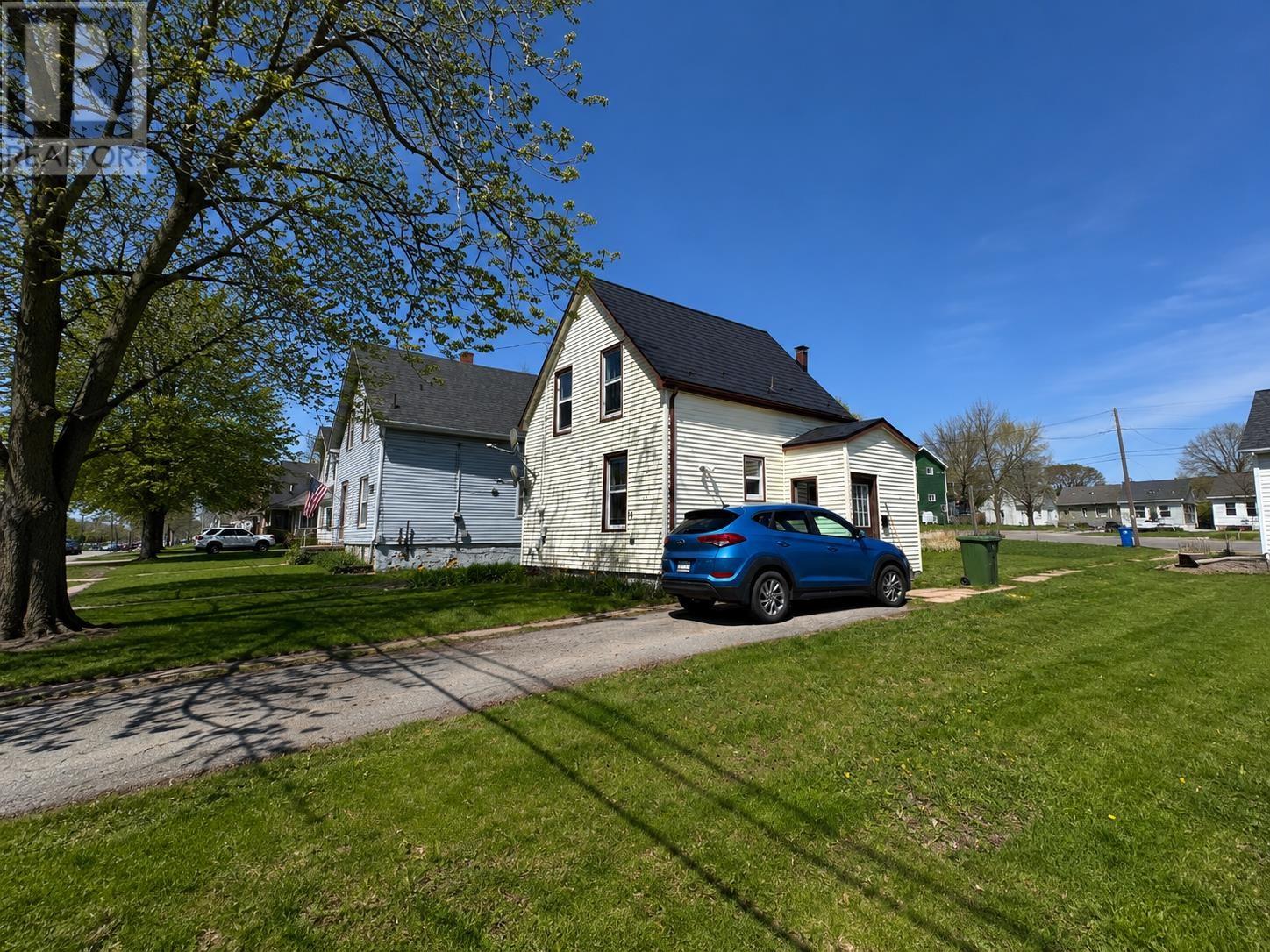 161 Hanover Street, Summerside, Prince Edward Island C1N 1E5 - Photo 2 - 202612818